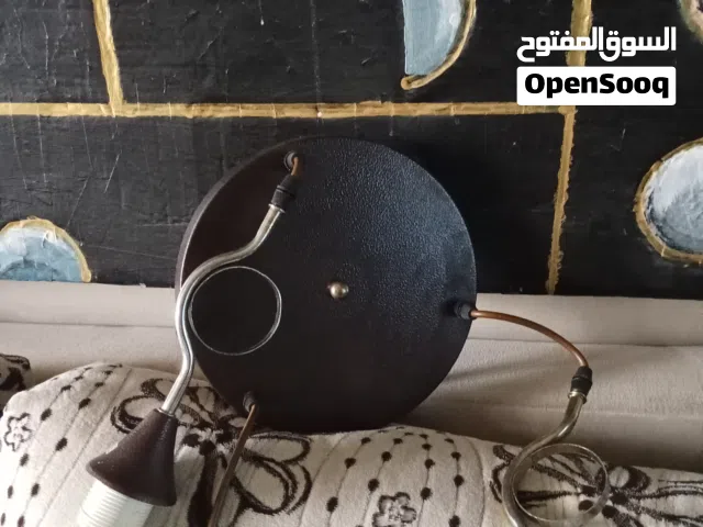 ثريا عدد اثنان جميله وانيقه في أي مكان بالمنزل للبيع