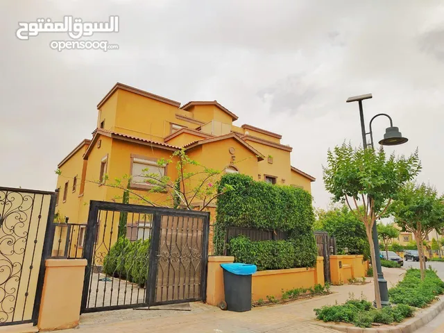 townhouse for rent in Mivida New cairo beside hyde park compound in Golden Square