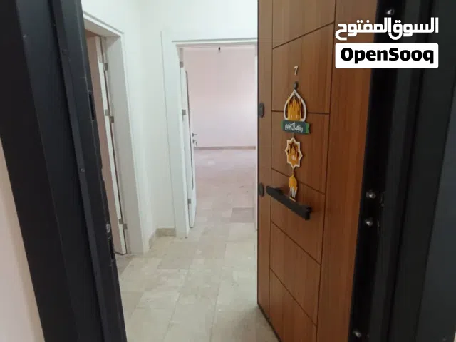 شقة ايجار فاضية مقابل حلويات الساحل عين زاره الدور الرابع عمارة حديثة اسانسير مولد