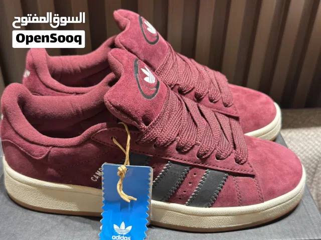 حذاء رياضه adidas campus نمره 40 صناعه فيتنامي