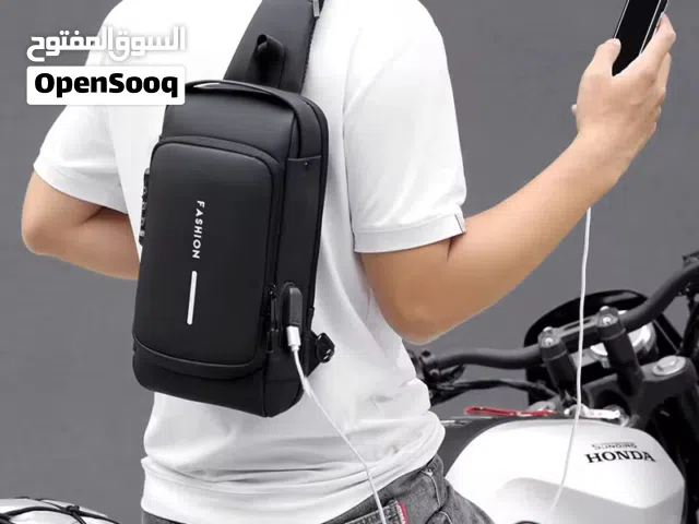 حقيبة سبورت بتصميم أنيق