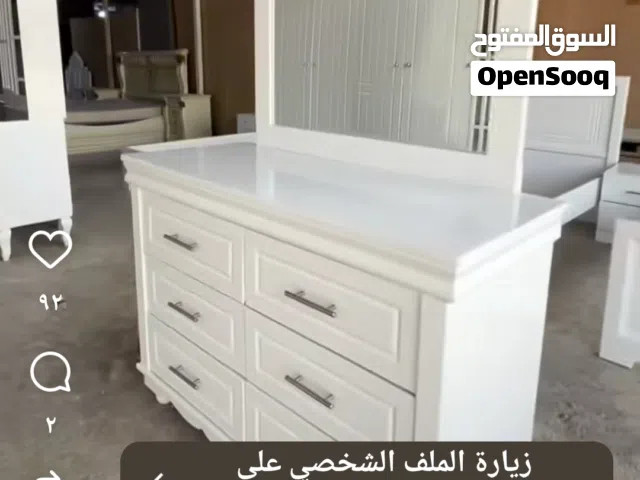 اريد من هذا الميز تواليت او مشابه اله للي عنده اهم شي بي 6 جرارات توسع او اكثر (جديد او مستعمل نظيف)