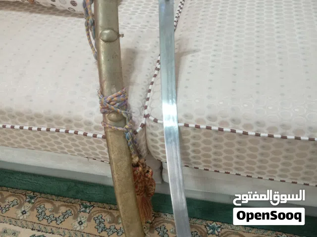 سيف تراثي قديم