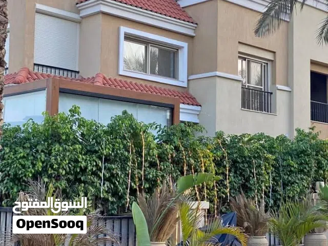 فيلا للبيع بحديقه ورووف 3 ادوار في كمبوند سراي بالتقسيط علي 8 سنوات دقايق من الجامعه الامريكيه