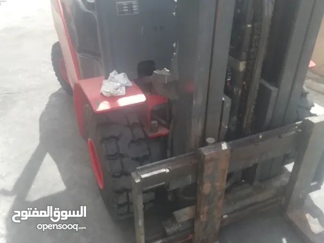 2000 Forklift Lift Equipment in Amman