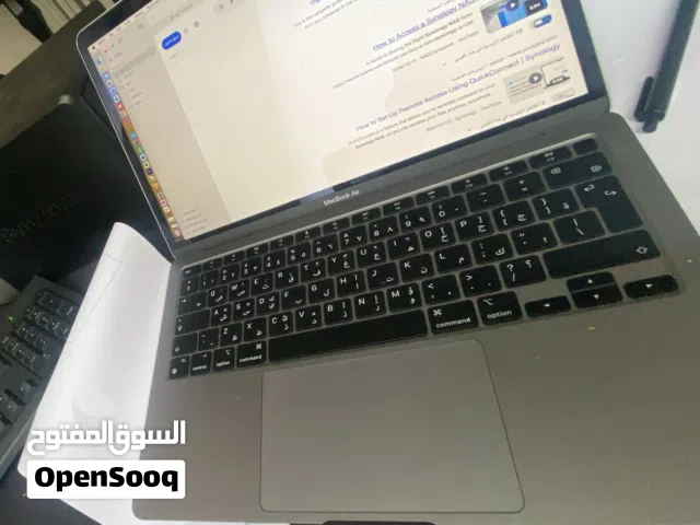 Macbook Air M1 2020 512GB Ram 8G بالكارتونه والشاحن استخدام بسيط عدد الشحنات 100 تقريبا