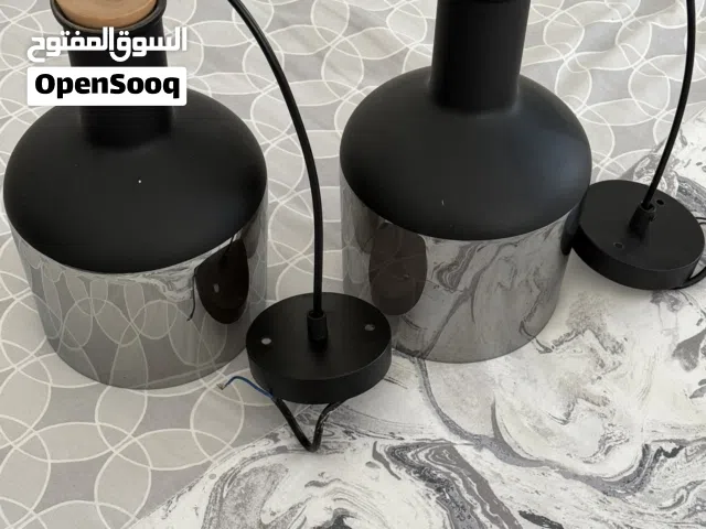 مصابيح انارة بحالة ممتازة