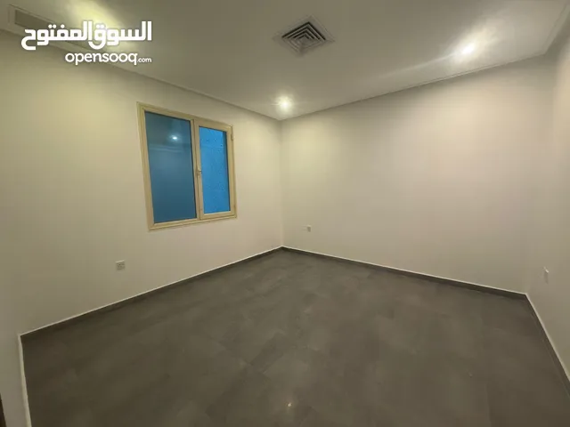 130 m2 3 Bedrooms Apartments for Rent in Hawally Salam