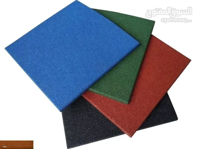 فرشة مكونه من قطع 50*50سم ربر مضغوط سماكة2.5 سم لارضيات صالات الحديد و الاوزان الثقيله