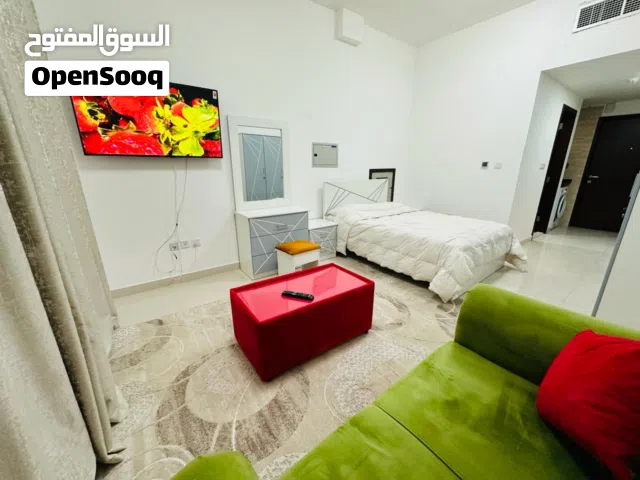 F1/متاح استديو مع بلكون منطقة النعيمية خلف مستشفى ثومبي للايجار الشهري مفروش شامل الانترنت والفواتير