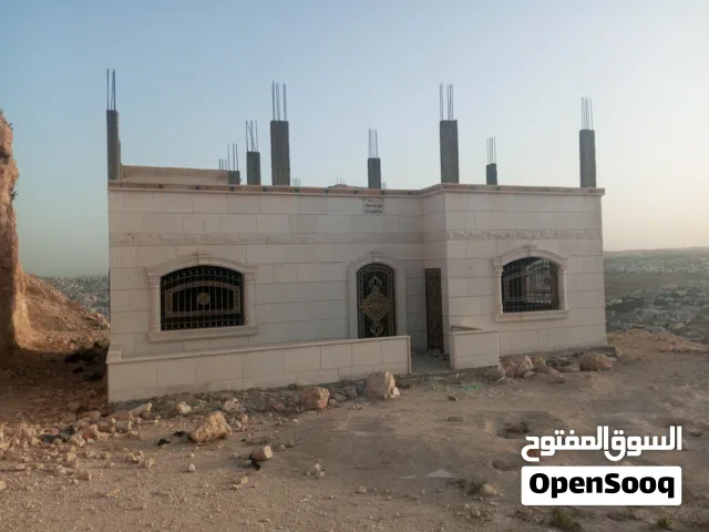205 m2 4 Bedrooms Townhouse for Sale in Zarqa Jabal Al Mugheir