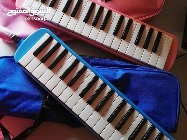 مولديكا كولتي عالي جديده مع كامل اغراضها الاصليه ( سعر خاص للمدارس ) متوفر جميع الالوان