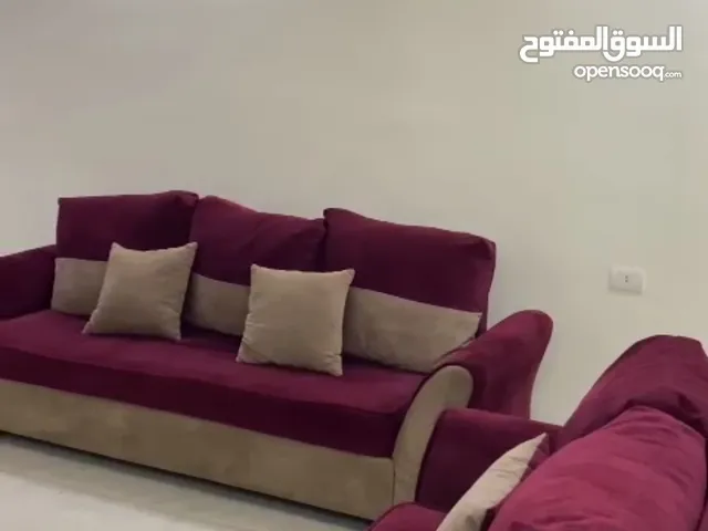 طقم كنب كورنر بحالة جيدة وممتاز