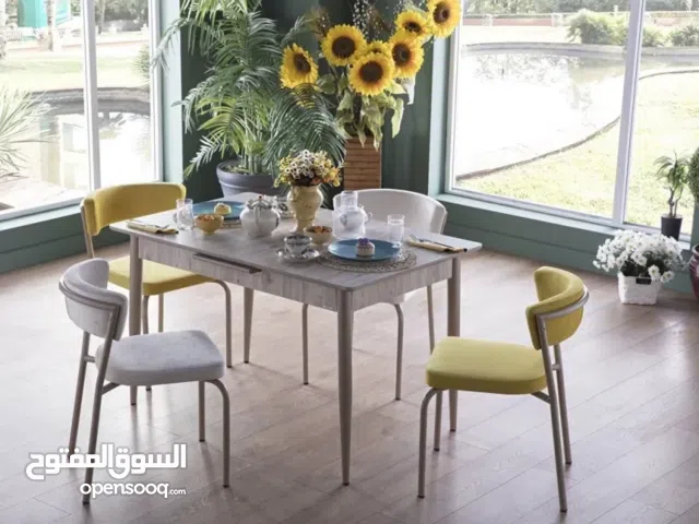 طاولة طعام من شركة إستقبال