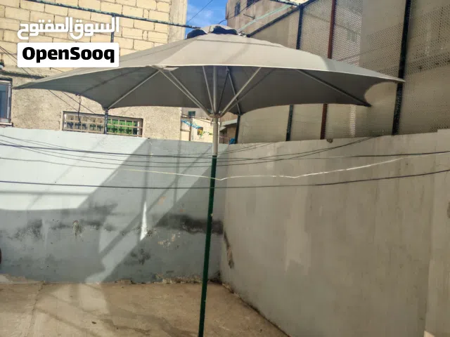 مظلة عدد 2 حجم مترين ونص بارتفاع مترين ونص بحالة ممتازة للبيع الوحدة بسعر 25د عمان الهاشمي الشمالي