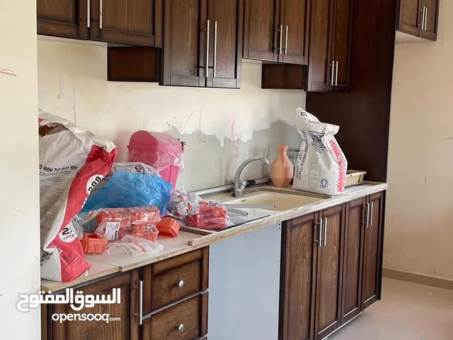 مطبخ بحالة ممتازة للبيع