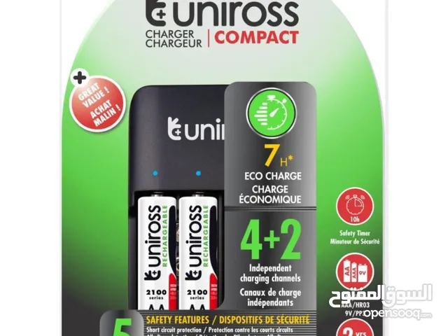 Uniross Battery Charger With 4 Unit 300mA AA Battery 4 بطاريات يعاد شحنهم مع شاحن