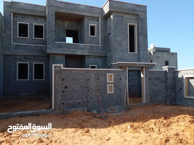 182 m2 3 Bedrooms Townhouse for Sale in Tripoli Al-Hadba Al-Khadra