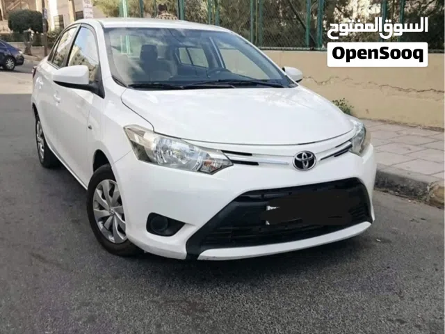 2017 تويوتا يارس E