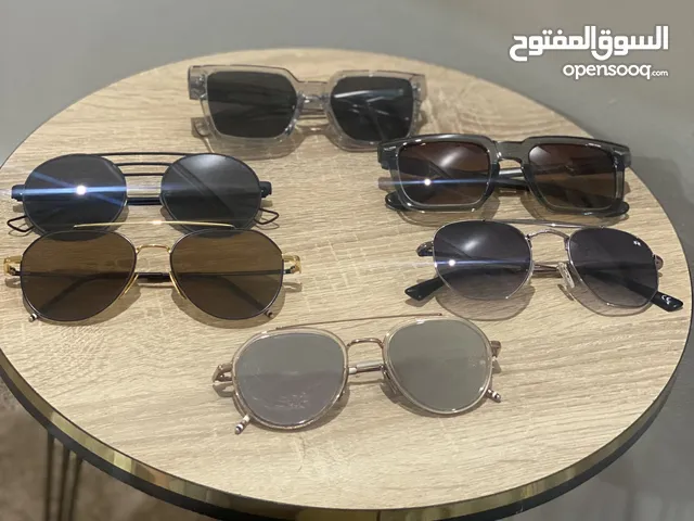 للبيع نظارات اصليه نظيفه جداً