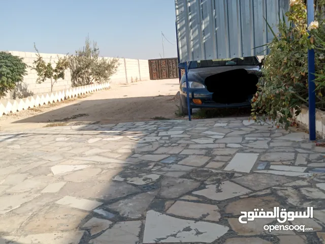 136 m2 4 Bedrooms Townhouse for Sale in Madaba Madaba Center