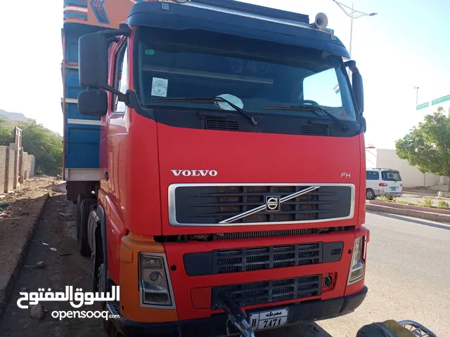 Tractor Unit Volvo 2005 in Al Mukalla