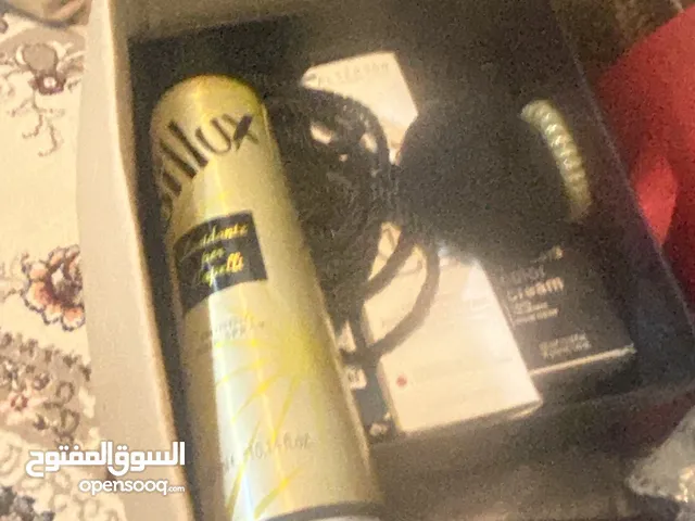 ادوات واصباغ شعر مستعمله