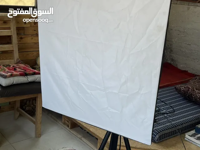 الفلاش ستوديو (Studio Strobe Flash الطاقة: 200 واط (Watt)