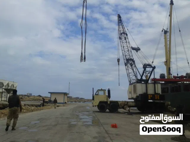 كرين  P H موديل 1987الوزن   70طن