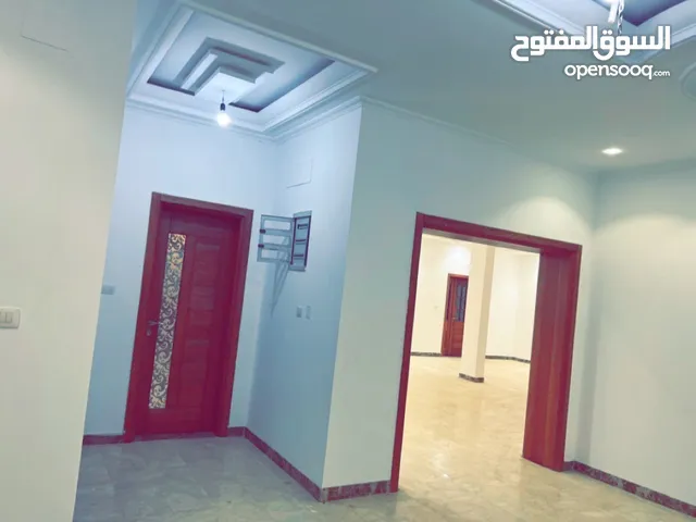 2000 m2 4 Bedrooms Villa for Rent in Tripoli Al-Serraj