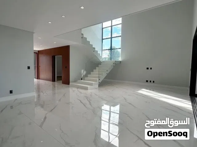 قاعة للإيجار على شارع السعدي