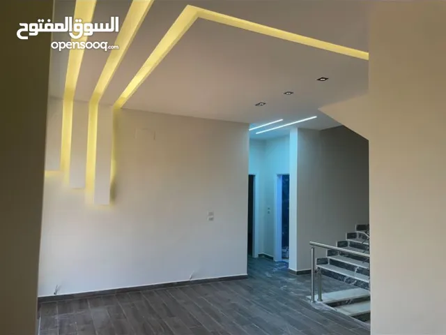 375 m2 5 Bedrooms Villa for Sale in Irbid Al Sareeh