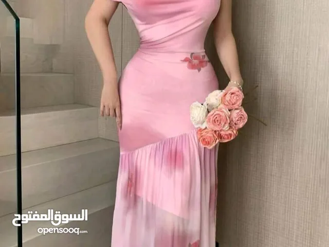 dress shein 15$ size: small كتير مرتب نوعية بتجنن