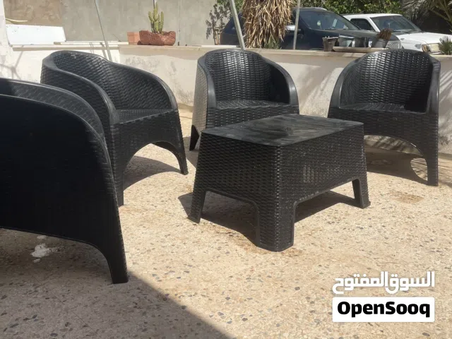 طاولة خارجية