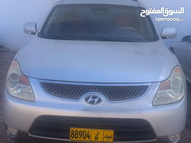 Hyundai Veracruz 2009 model for sale in good condition. Engine , gare and AC all good  1 year