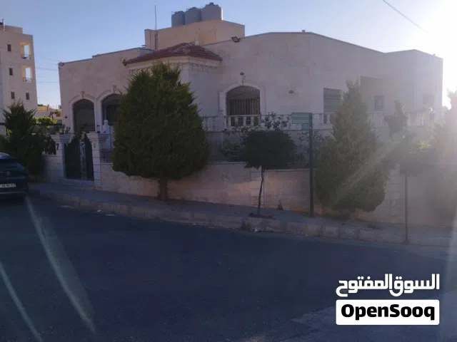 490 m2 3 Bedrooms Townhouse for Sale in Amman Shafa Badran