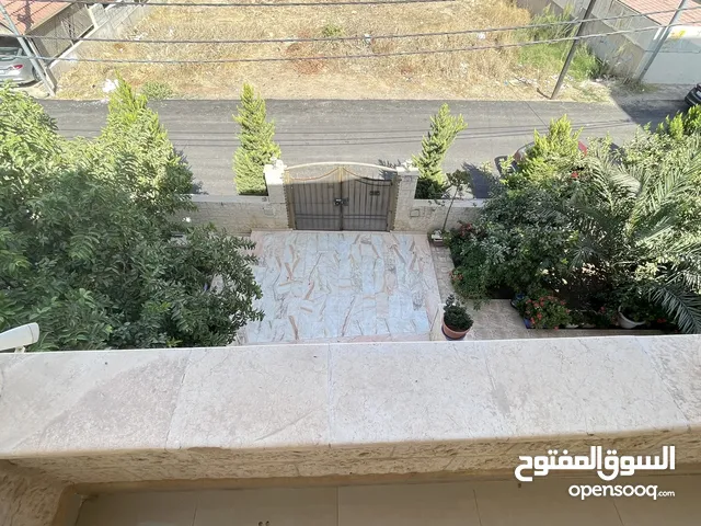 شقه غير مفروشه للإيجار داخل بيت ڤيلا للطلاب الخليجيين و بسعر مغري  (التواصل مع المالك مباشرة)