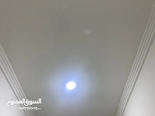 شقة للايجار بالمهبولة عزوبى وشركات4غرف 3حمامات مطبخ صالة