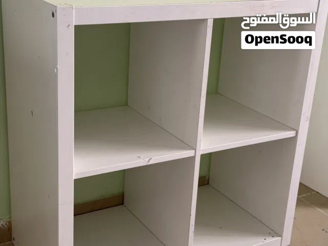 خزانة رفوف طولية + وحدة رفوف مربعات باللون الأبيض - مستعمل