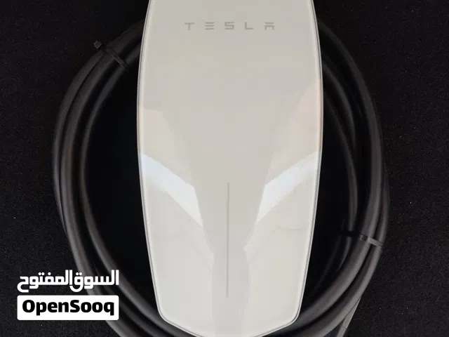 شاحن تسلا الأصلي