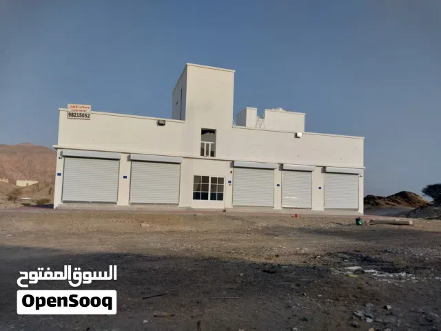 بنايه للبيع سكني تجاري منطقه العتكية دورالاول  عشره محلات وغرفتين.