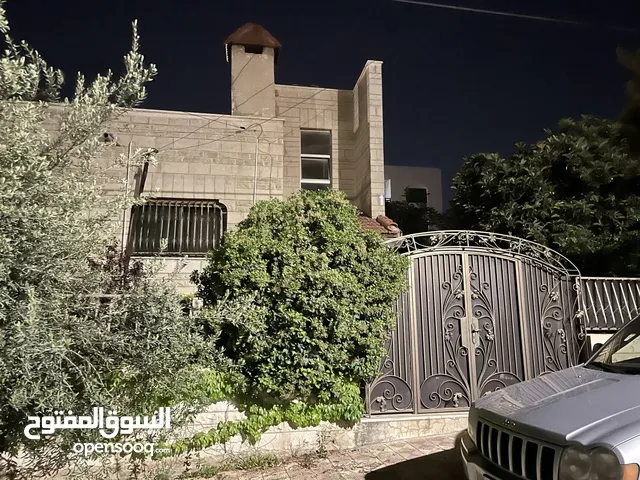 248 m2 4 Bedrooms Townhouse for Sale in Amman Jubaiha