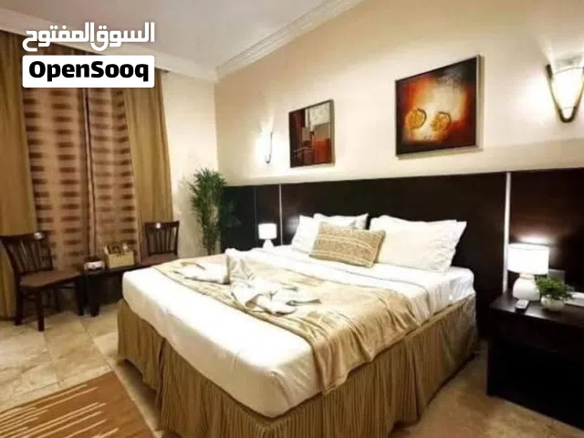 منزل تجارى ثلاثة واجهات رئيسي قطران للبيع