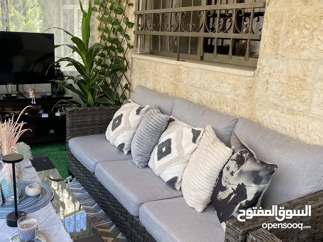 طقم رتان للجلسات الخارجيه والجلسات الداخليه مريح جدا ولون جميل