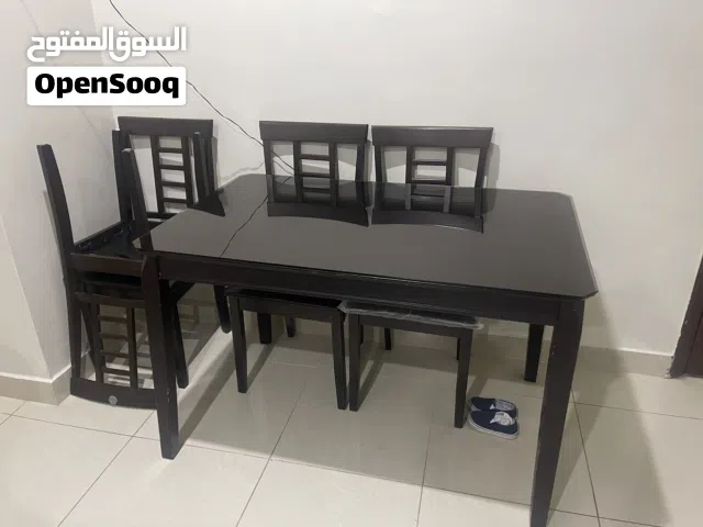 للبيع طاولة الطعام مع كراسي + طاولة وسط مستعمل