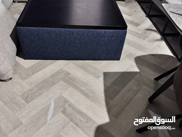 للبيع طاولة كبيرة