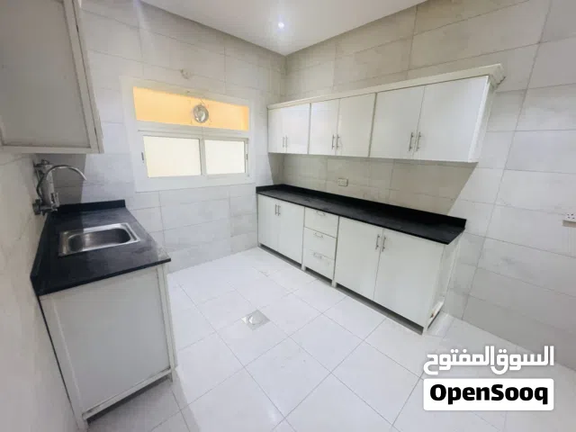 للإيجار شقة أرضيه مساحات واسعه مدخل خاص