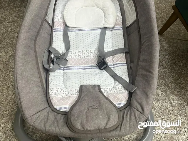 كرسي اطفال هزاز مستخدم