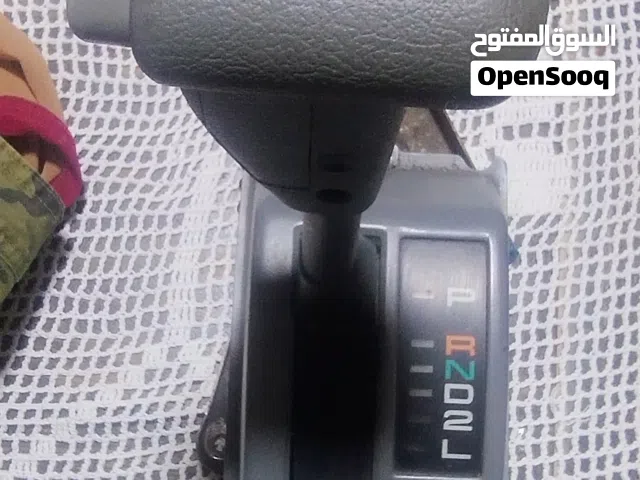 للبيع عصاية قير أوتوماتيك تويوتا كورولا حالة ممتازة ونظيفة مناسبة لتويوتا كورولا موديلات 1988 –