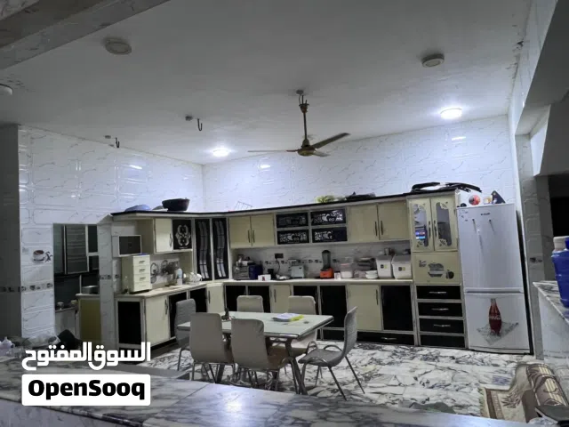 300 m2 5 Bedrooms Townhouse for Sale in Qadisiyah Al-Diwaniyah